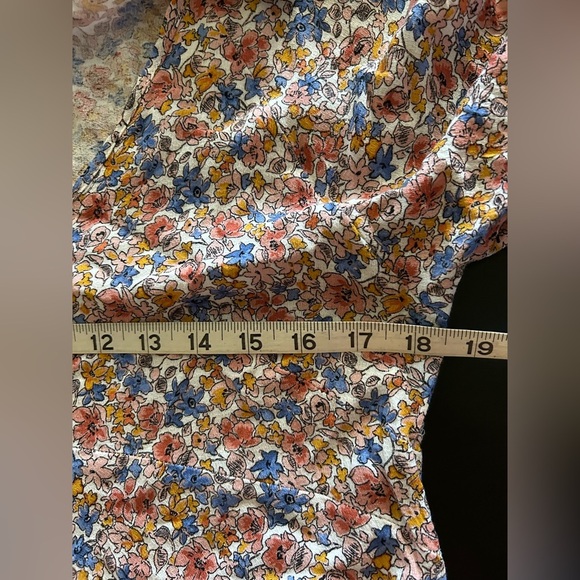 Rachel Zoe Size Medium V Neck 3/4 Flare Sleeve Babydoll Top Floral Print Hi Low - Picture 4 of 6